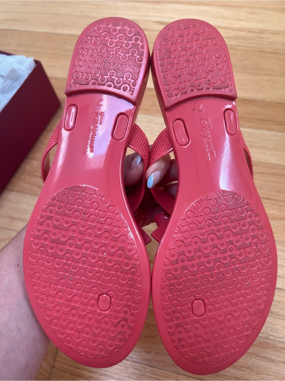 Salvatore Ferragamo Coral Pink Bow Jelly Flip Flop Sandals Size 7 - Picture 3 of 7